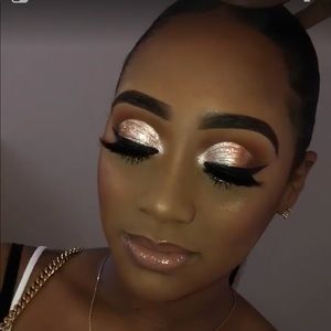 Meet your Posher, Monique